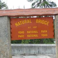 Bord bij Natural Bridge