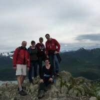 Groepsfoto op Mount Robert in Juneau