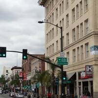 Pasadena downtown- 4 stoplichten zichtbaar