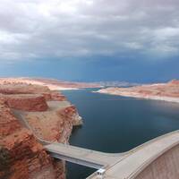 Glenn Canyon Dam houdt Lake Powell in stand