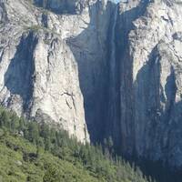 De waterval in Yosemite rechtop