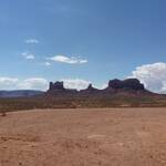 Enige rotsformaties in Monument Valley