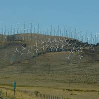 Windmolenpark in de woestijn
