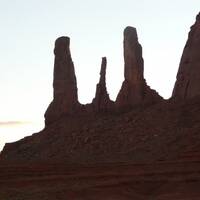 3 gezusters Monument Valley