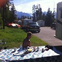 Ontbijten in Banff Campground