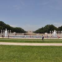 Washington; het National WW II Memorial met op de achtergrond het Lincoln Memorial 