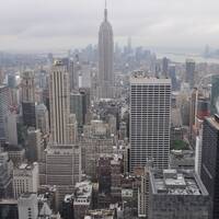 New York; Uitzicht op Empire State Building vanaf de Top of the Rock