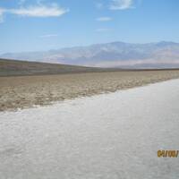 De zoutvlakte in Death Valley