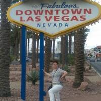 Jolanda bij het Downtown Las Vegas sign