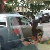 Spuitende junks mogen wél op straat in Vancouver... Maar foutparkeren wordt gestraft!