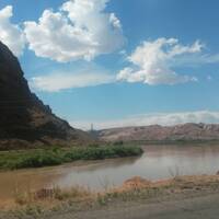 We reden langs de Colorado River.