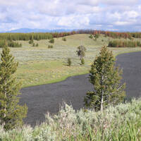 Landschap in Yellowstone, richting westelijke toegang.