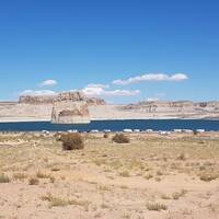 Lonely Rock in Lake Powell (Page)