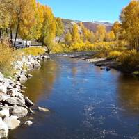 Riviertje achter de camping in Steamboat Springs