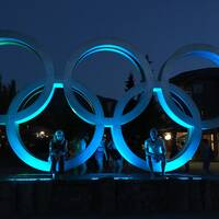 En alweer de Olympische ringen (nu verlicht)😂