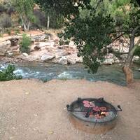 Hout BBQ in Zion Springdale