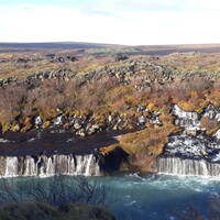 Hraunfossar - waterval uit lavaveld