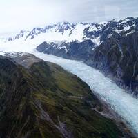 we vliegen over de gletsjer..